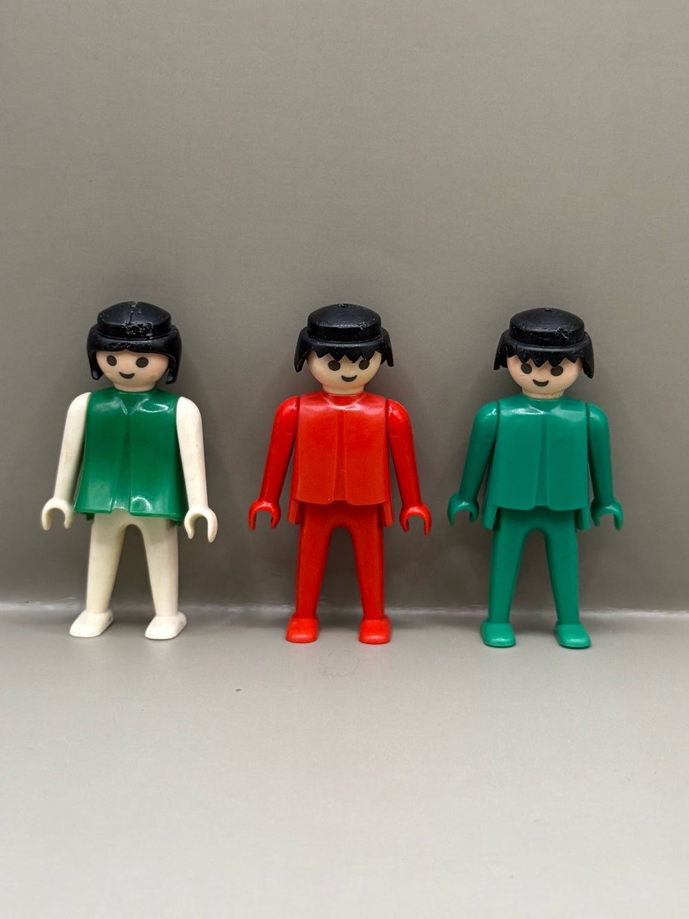 Vintage Geobra Playmobil 1974 Figure Lot of 3 Green and Red